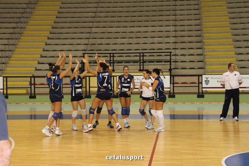 111030 volley 058_tn.jpg